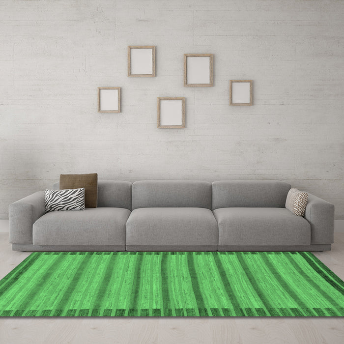 Machine Washable Oriental Emerald Green Modern Area Rugs in a Living Room,, wshabs285emgrn