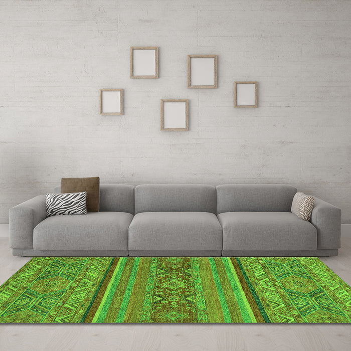 Machine Washable Abstract Green Modern Area Rugs in a Living Room,, wshabs2862grn