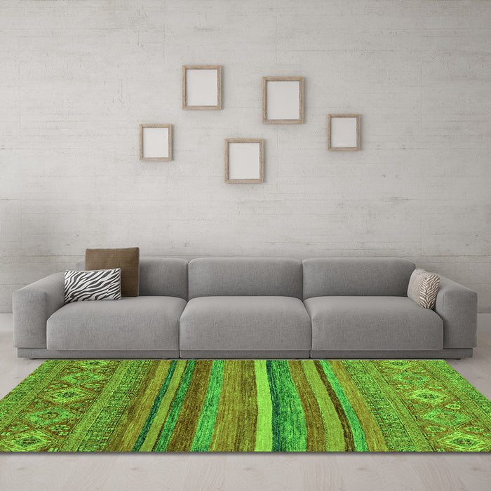 Machine Washable Abstract Green Modern Area Rugs in a Living Room,, wshabs2863grn