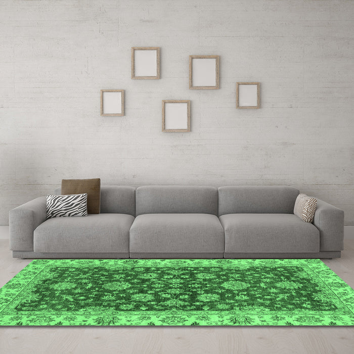 Machine Washable Oriental Emerald Green Traditional Area Rugs in a Living Room,, wshabs2864emgrn