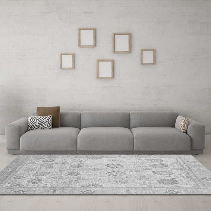 Machine Washable Oriental Gray Traditional Rug in a Living Room,, wshabs2869gry