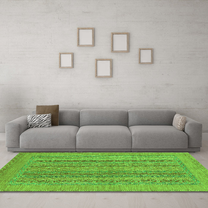 Machine Washable Abstract Green Modern Area Rugs in a Living Room,, wshabs2878grn
