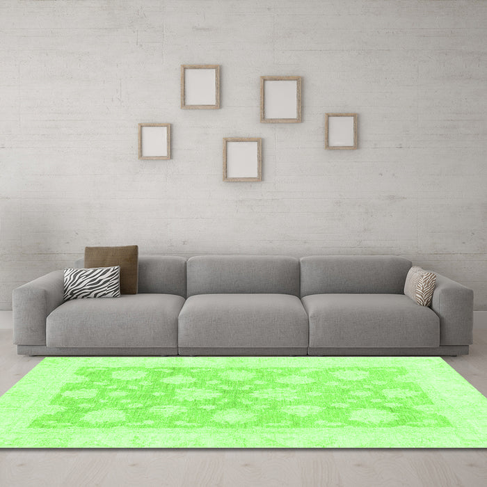 Machine Washable Oriental Green Traditional Area Rugs in a Living Room,, wshabs2879grn