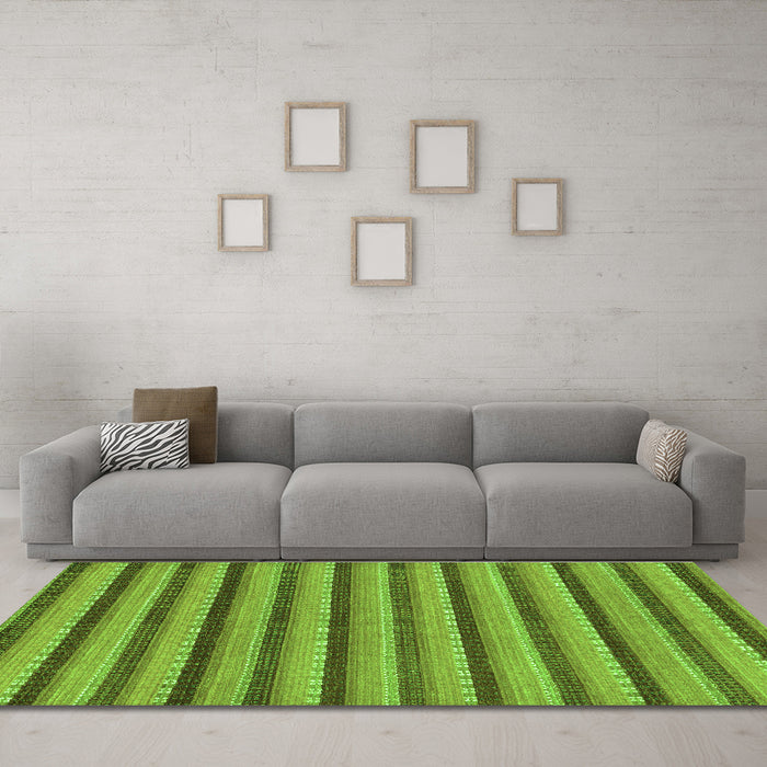 Machine Washable Oriental Green Modern Area Rugs in a Living Room,, wshabs287grn