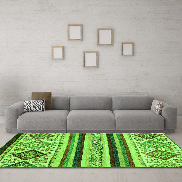 Machine Washable Abstract Green Modern Area Rugs in a Living Room,, wshabs2880grn