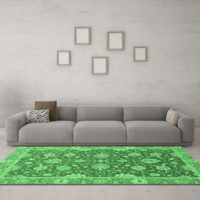 Machine Washable Oriental Emerald Green Traditional Area Rugs in a Living Room,, wshabs2886emgrn