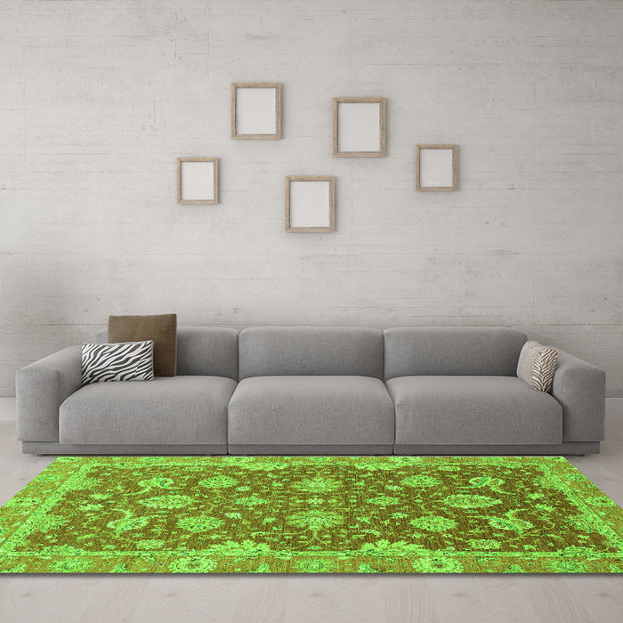 Machine Washable Oriental Green Traditional Area Rugs in a Living Room,, wshabs2886grn