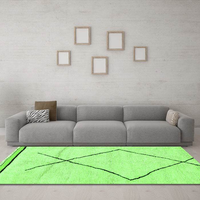 Machine Washable Solid Green Modern Area Rugs in a Living Room,, wshabs2897grn