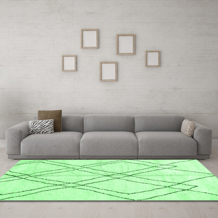 Machine Washable Solid Emerald Green Modern Area Rugs in a Living Room,, wshabs2898emgrn