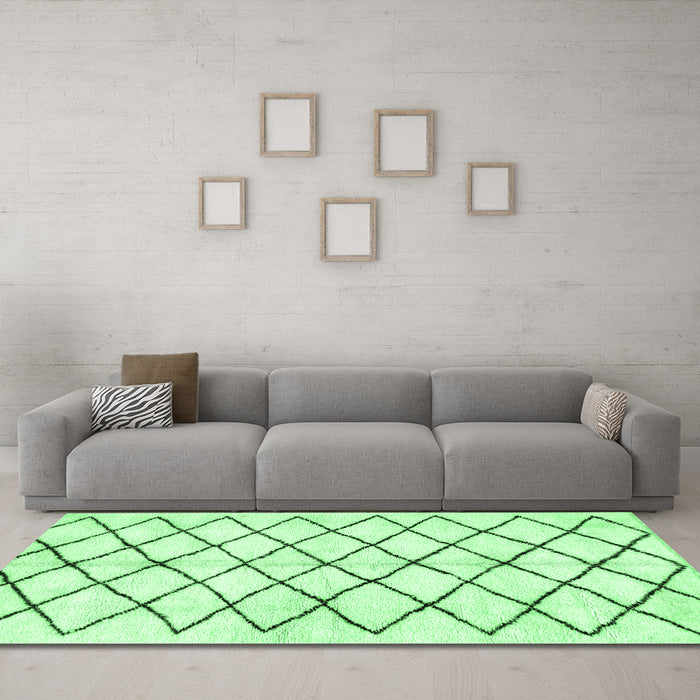 Machine Washable Solid Emerald Green Modern Area Rugs in a Living Room,, wshabs2900emgrn