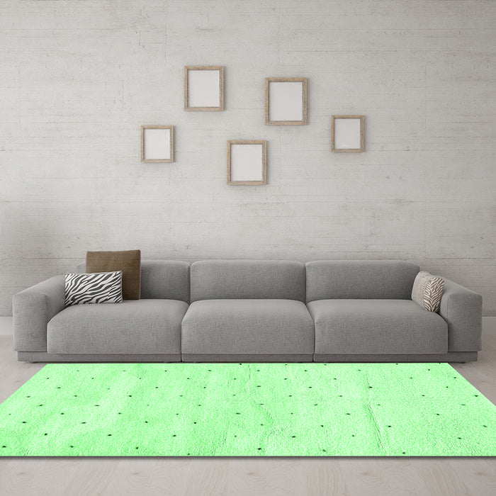 Machine Washable Solid Emerald Green Modern Area Rugs in a Living Room,, wshabs2902emgrn