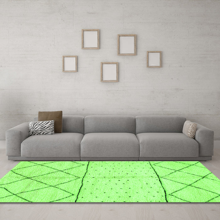 Machine Washable Solid Green Modern Area Rugs in a Living Room,, wshabs2903grn
