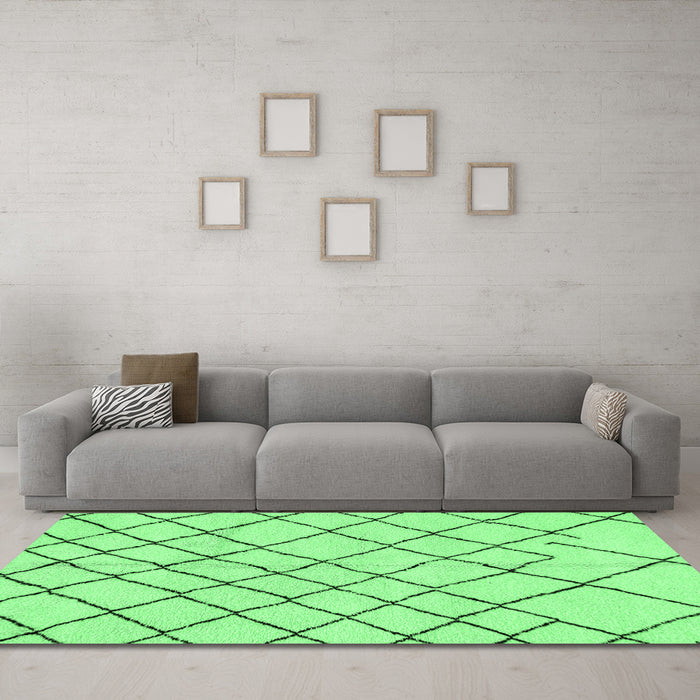 Machine Washable Solid Emerald Green Modern Area Rugs in a Living Room,, wshabs2904emgrn