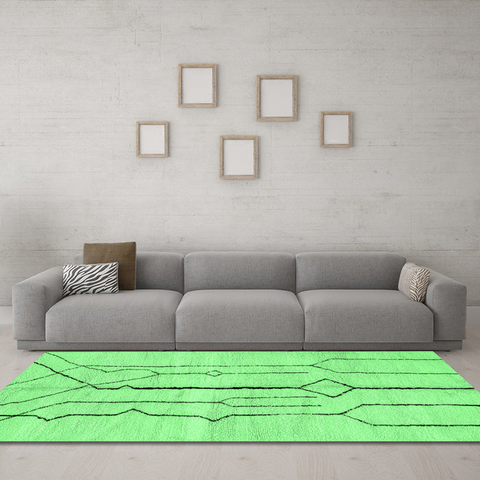 Machine Washable Solid Emerald Green Modern Area Rugs in a Living Room,, wshabs2905emgrn