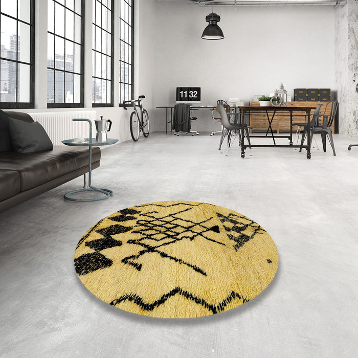 Round Machine Washable Abstract Saffron Yellow Rug in a Office, wshabs2907