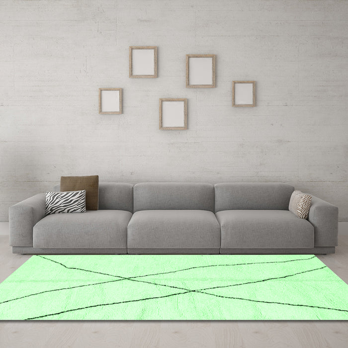 Machine Washable Solid Emerald Green Modern Area Rugs in a Living Room,, wshabs2908emgrn