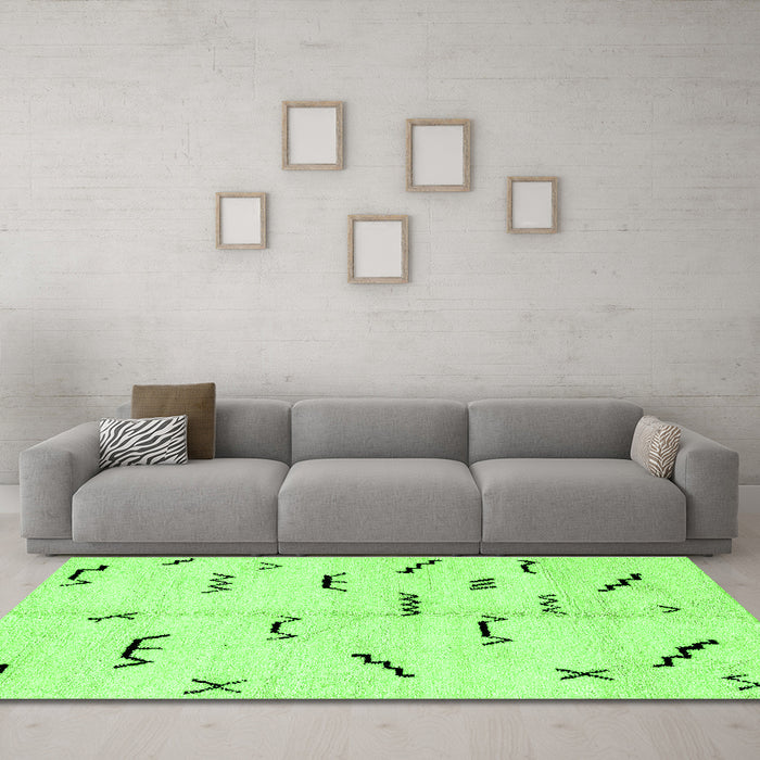 Machine Washable Solid Green Modern Area Rugs in a Living Room,, wshabs2909grn