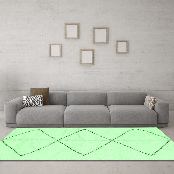 Machine Washable Solid Emerald Green Modern Area Rugs in a Living Room,, wshabs2915emgrn