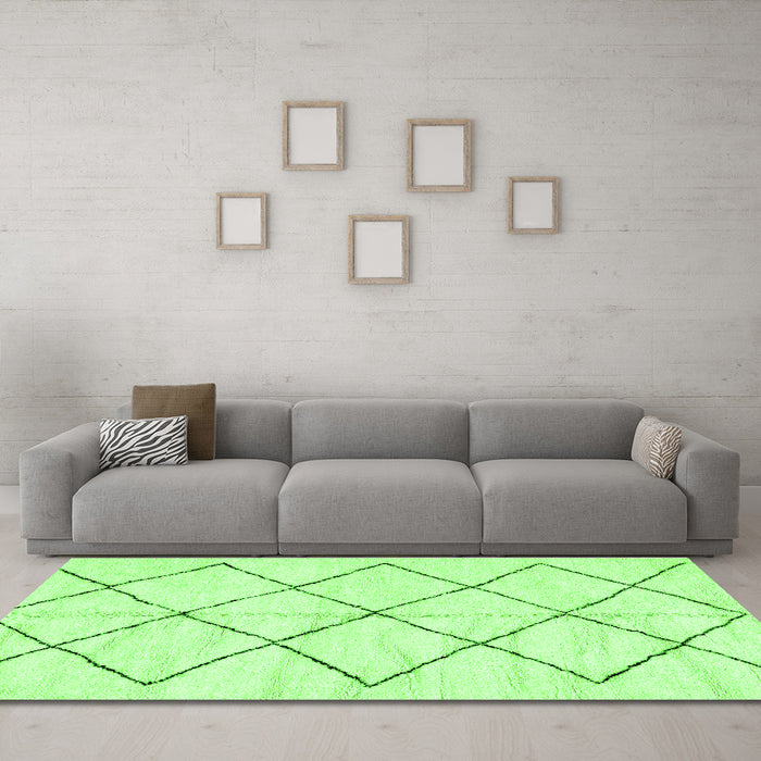 Machine Washable Solid Green Modern Area Rugs in a Living Room,, wshabs2921grn