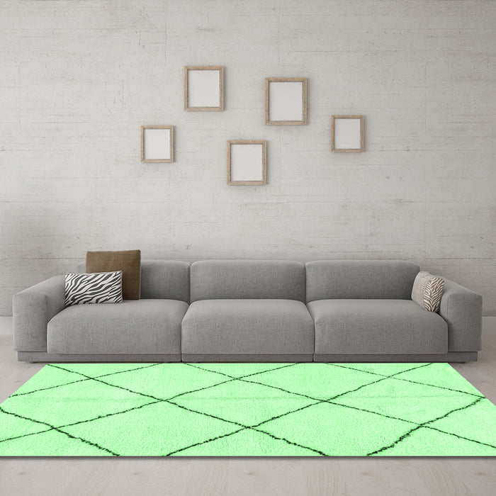 Machine Washable Solid Emerald Green Modern Area Rugs in a Living Room,, wshabs2923emgrn