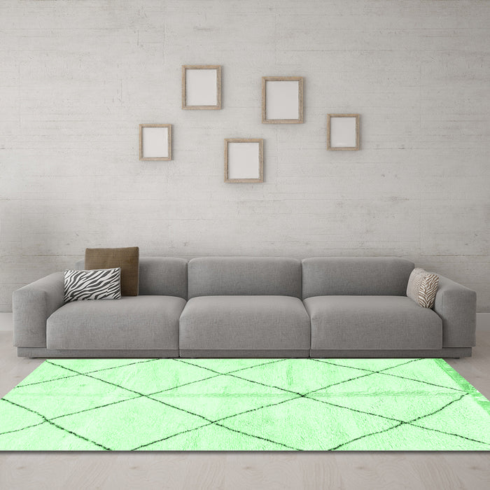 Machine Washable Solid Emerald Green Modern Area Rugs in a Living Room,, wshabs2925emgrn