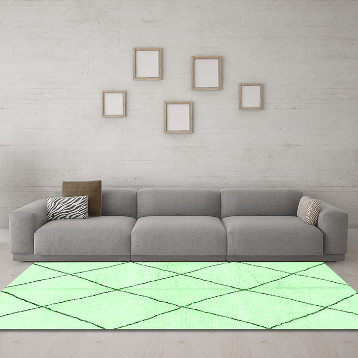 Machine Washable Solid Emerald Green Modern Area Rugs in a Living Room,, wshabs2926emgrn