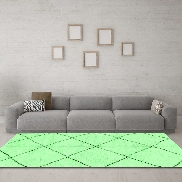 Machine Washable Solid Emerald Green Modern Area Rugs in a Living Room,, wshabs2929emgrn