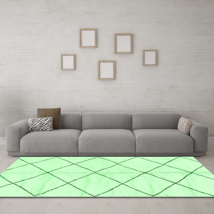 Machine Washable Solid Emerald Green Modern Area Rugs in a Living Room,, wshabs2930emgrn