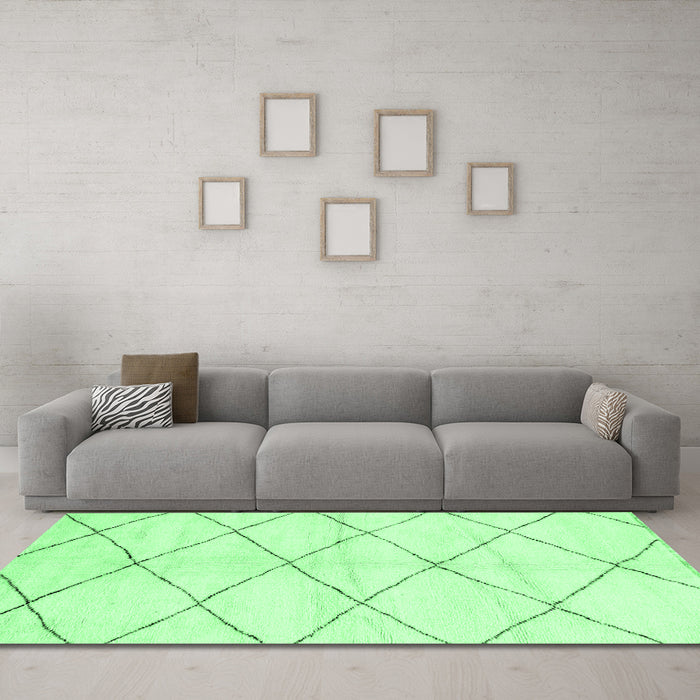 Machine Washable Solid Emerald Green Modern Area Rugs in a Living Room,, wshabs2935emgrn