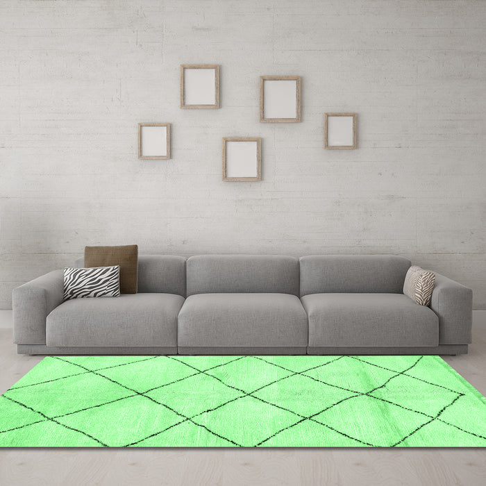 Machine Washable Solid Emerald Green Modern Area Rugs in a Living Room,, wshabs2936emgrn