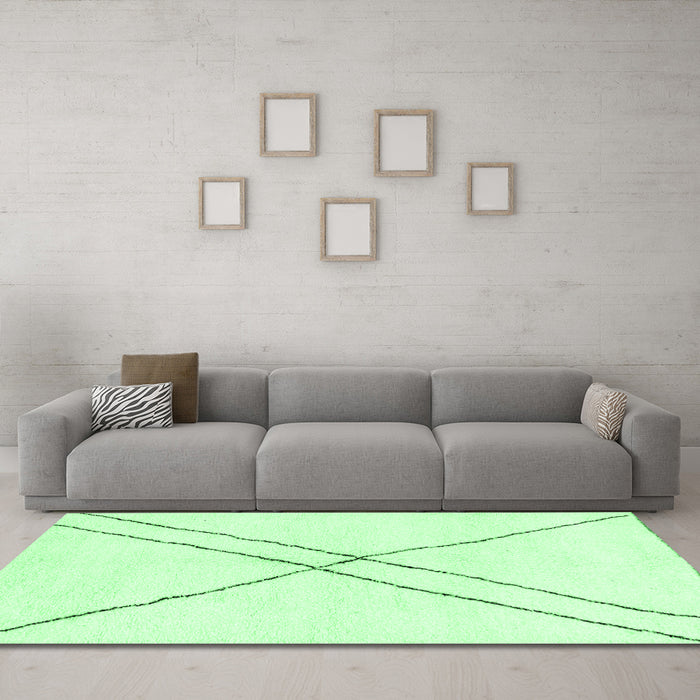 Machine Washable Solid Emerald Green Modern Area Rugs in a Living Room,, wshabs2937emgrn