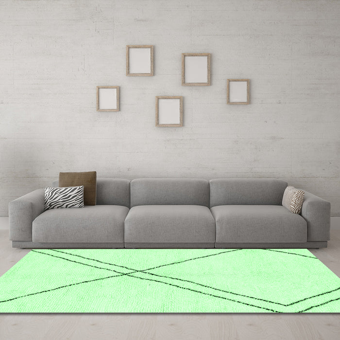 Machine Washable Solid Emerald Green Modern Area Rugs in a Living Room,, wshabs2939emgrn