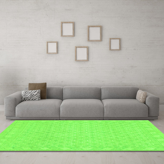 Machine Washable Oriental Green Modern Area Rugs in a Living Room,, wshabs293grn