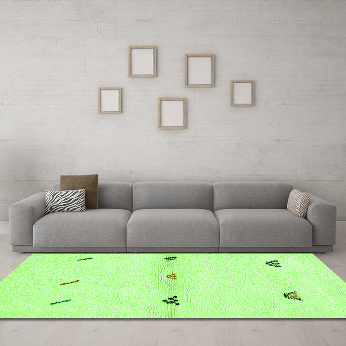 Machine Washable Solid Green Modern Area Rugs in a Living Room,, wshabs2941grn