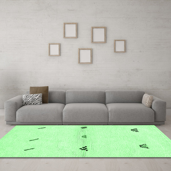 Machine Washable Solid Emerald Green Modern Area Rugs in a Living Room,, wshabs2941emgrn