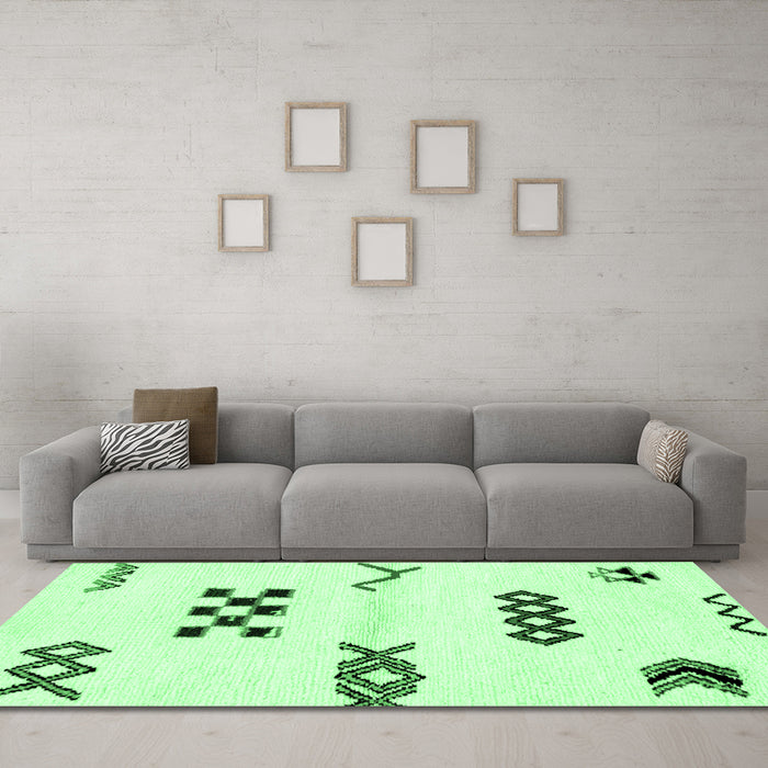 Machine Washable Solid Emerald Green Modern Area Rugs in a Living Room,, wshabs2943emgrn
