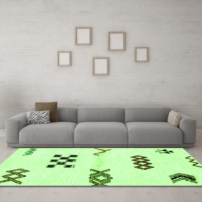 Machine Washable Solid Green Modern Area Rugs in a Living Room,, wshabs2943grn