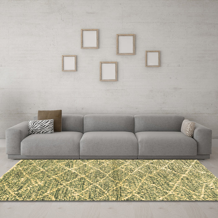 Machine Washable Abstract Brown Modern Rug in a Living Room,, wshabs2944brn