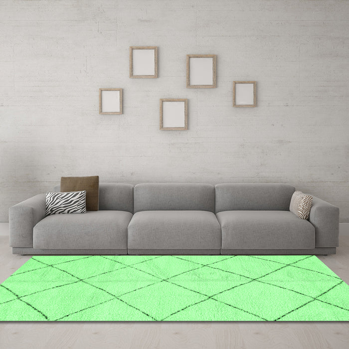 Machine Washable Solid Emerald Green Modern Area Rugs in a Living Room,, wshabs2945emgrn