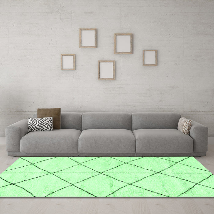Machine Washable Solid Emerald Green Modern Area Rugs in a Living Room,, wshabs2950emgrn