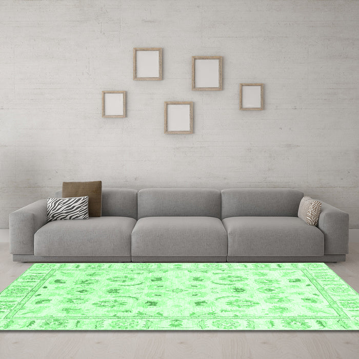Machine Washable Oriental Emerald Green Traditional Area Rugs in a Living Room,, wshabs2958emgrn