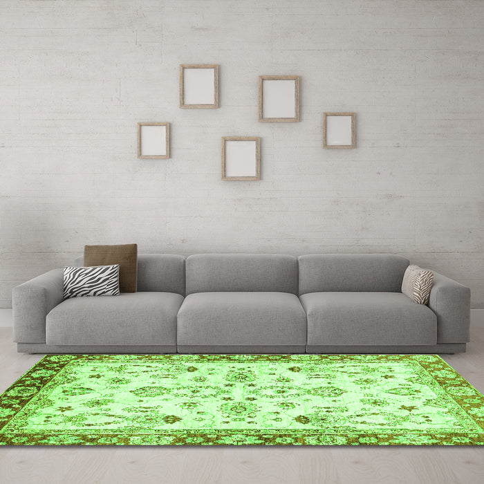 Machine Washable Oriental Green Traditional Area Rugs in a Living Room,, wshabs2959grn