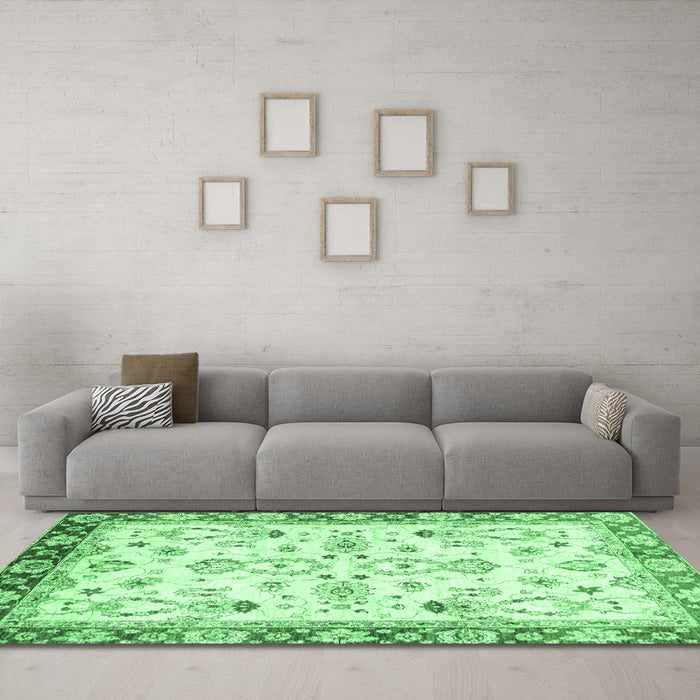 Machine Washable Oriental Emerald Green Traditional Area Rugs in a Living Room,, wshabs2959emgrn