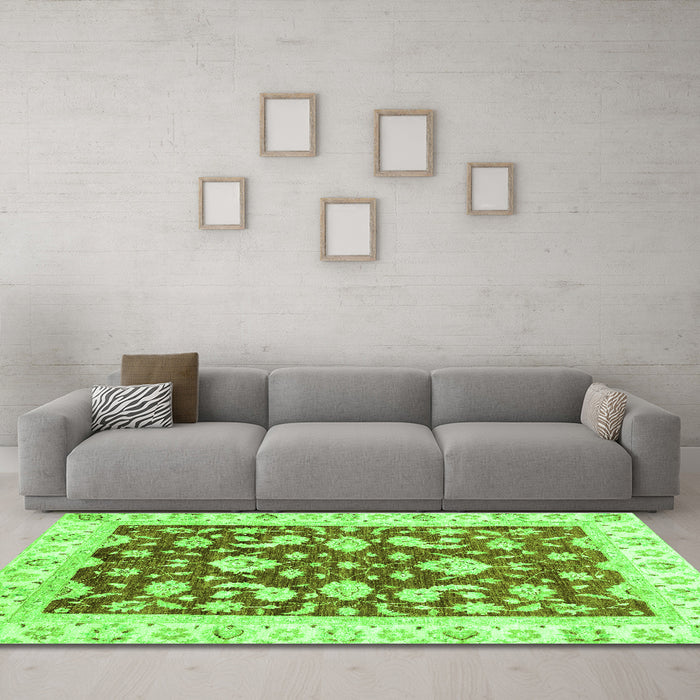 Machine Washable Oriental Green Traditional Area Rugs in a Living Room,, wshabs2961grn