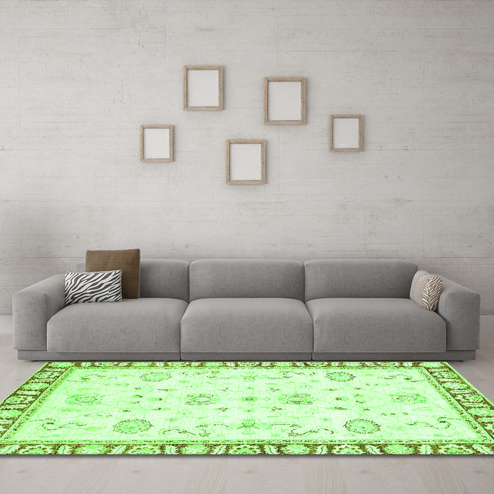 Machine Washable Oriental Green Traditional Area Rugs in a Living Room,, wshabs2963grn