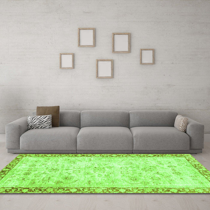 Machine Washable Abstract Green Modern Area Rugs in a Living Room,, wshabs2964grn