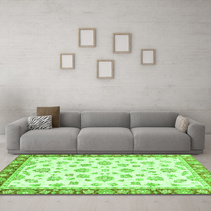 Machine Washable Oriental Green Traditional Area Rugs in a Living Room,, wshabs2965grn