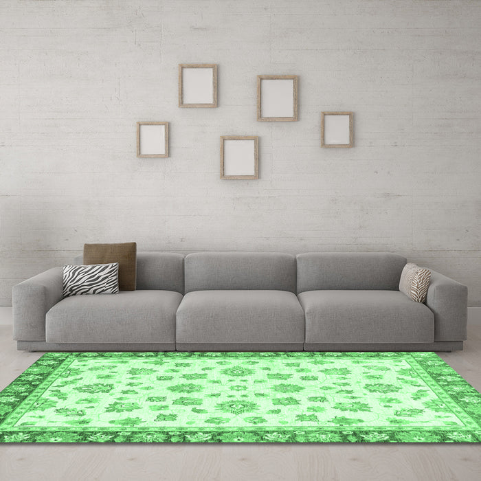 Machine Washable Oriental Emerald Green Traditional Area Rugs in a Living Room,, wshabs2965emgrn