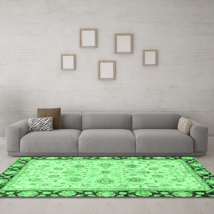 Machine Washable Oriental Emerald Green Traditional Area Rugs in a Living Room,, wshabs2966emgrn