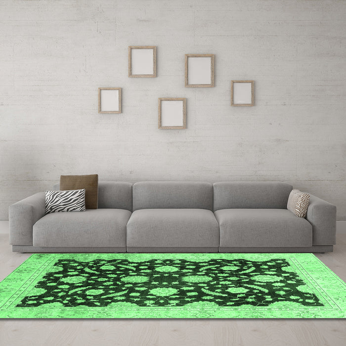 Machine Washable Oriental Emerald Green Traditional Area Rugs in a Living Room,, wshabs2971emgrn
